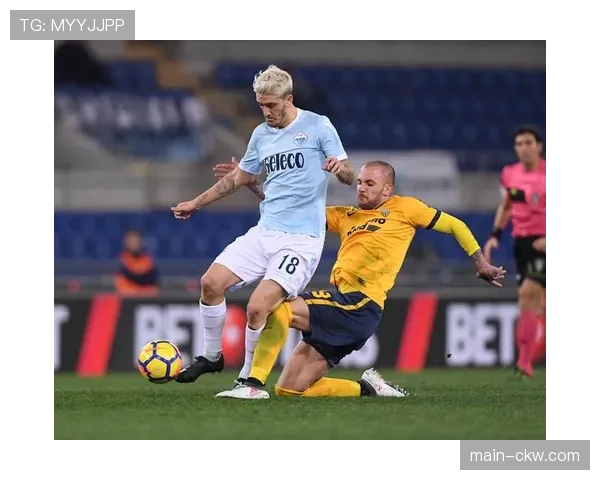 雨中激战，维罗纳主场对阵拉齐奥的比赛因天气一度中断